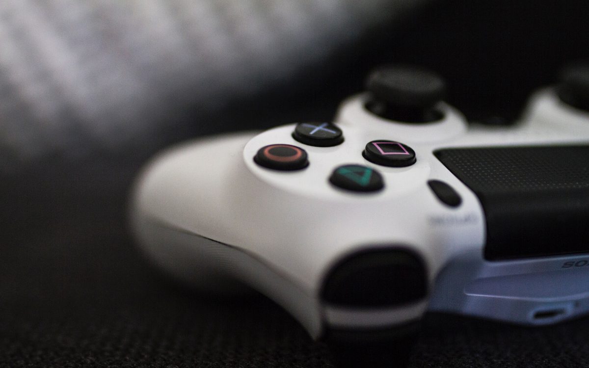 ISTERI MENGGILA MAIN ONLINE GAME